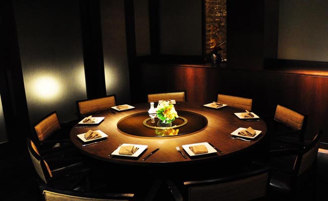 西餐廳照明,營造浪漫氛圍只是設(shè)計上的基本要求