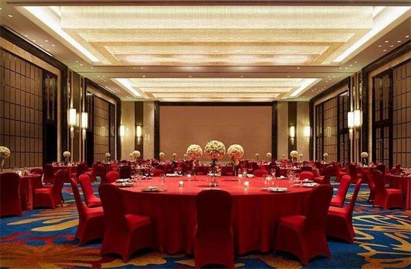 酒店水晶燈定制 宴會廳找照明設(shè)計效果圖