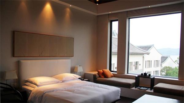 現(xiàn)代簡(jiǎn)約酒店客房燈光照明設(shè)計(jì) 燈具廠家施工效果圖